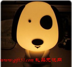 可愛狗報(bào)時(shí)臺燈