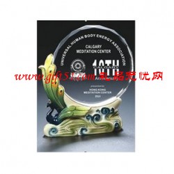 阿法瓷孔雀爭輝水晶獎(jiǎng)杯